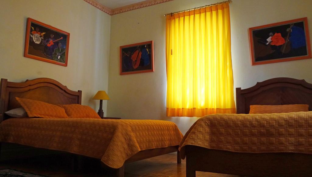The Yellow House Кито Экстерьер фото