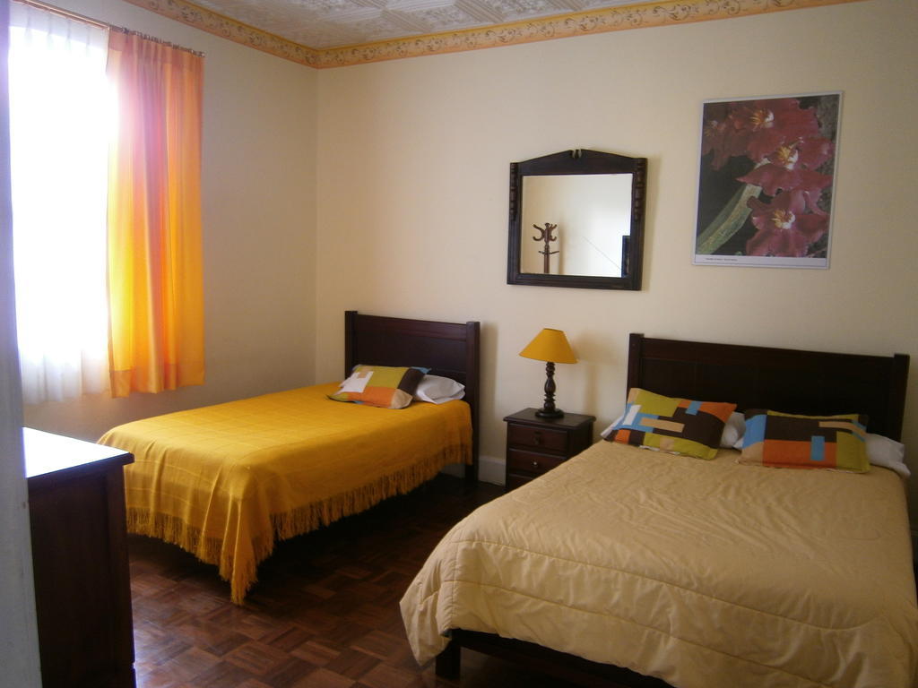 The Yellow House Кито Экстерьер фото