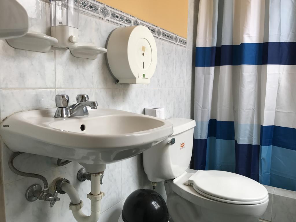 The Yellow House Кито Экстерьер фото