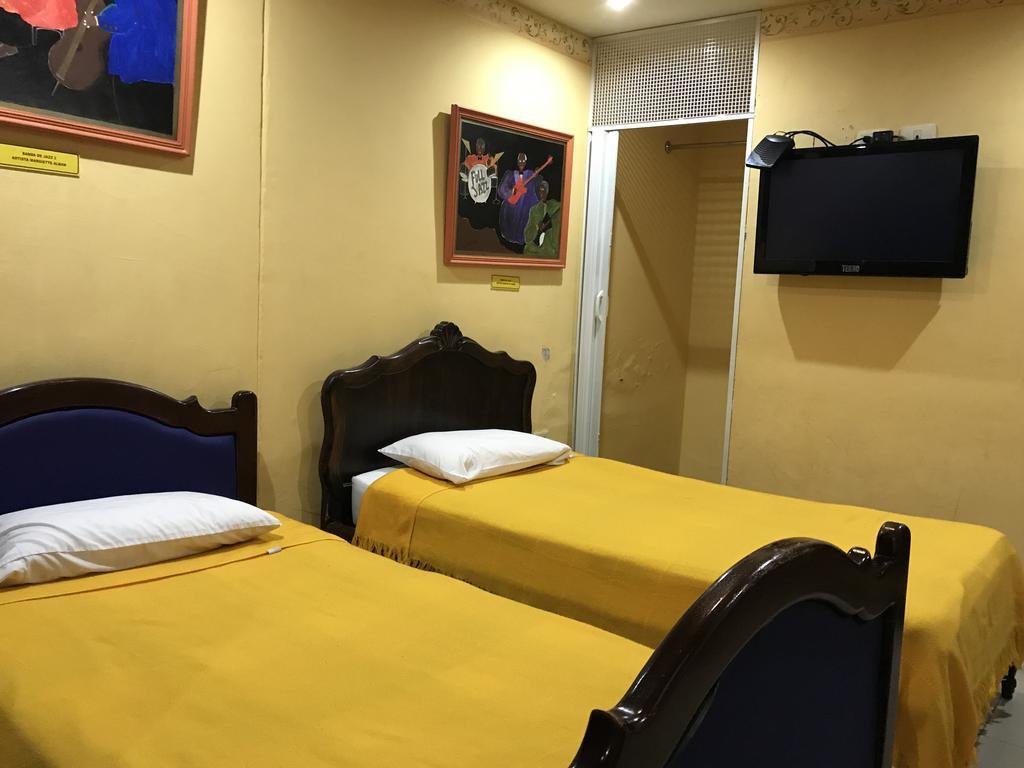 The Yellow House Кито Экстерьер фото